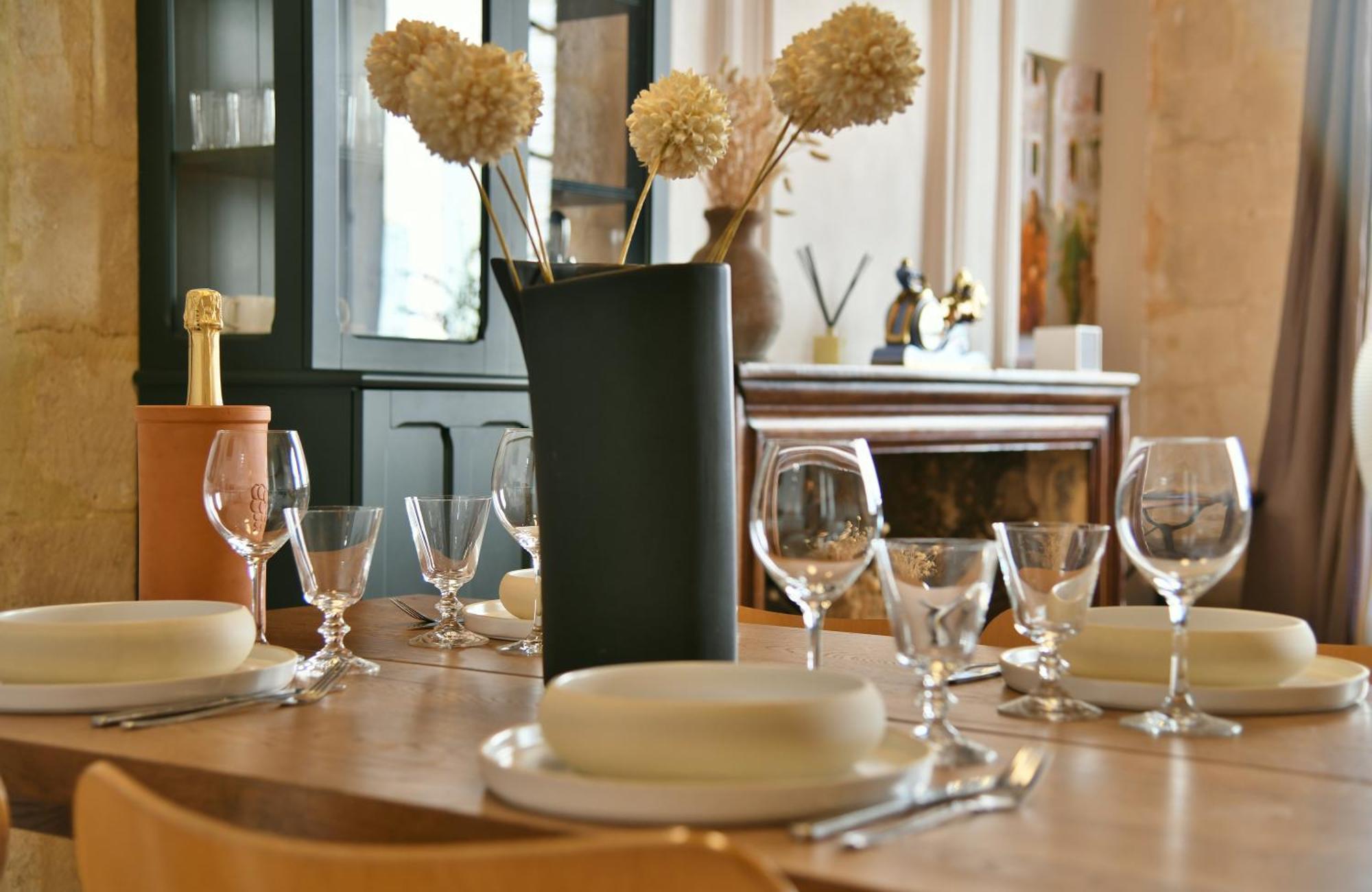 "La Suite" 3 Etoiles Uzes Luaran gambar