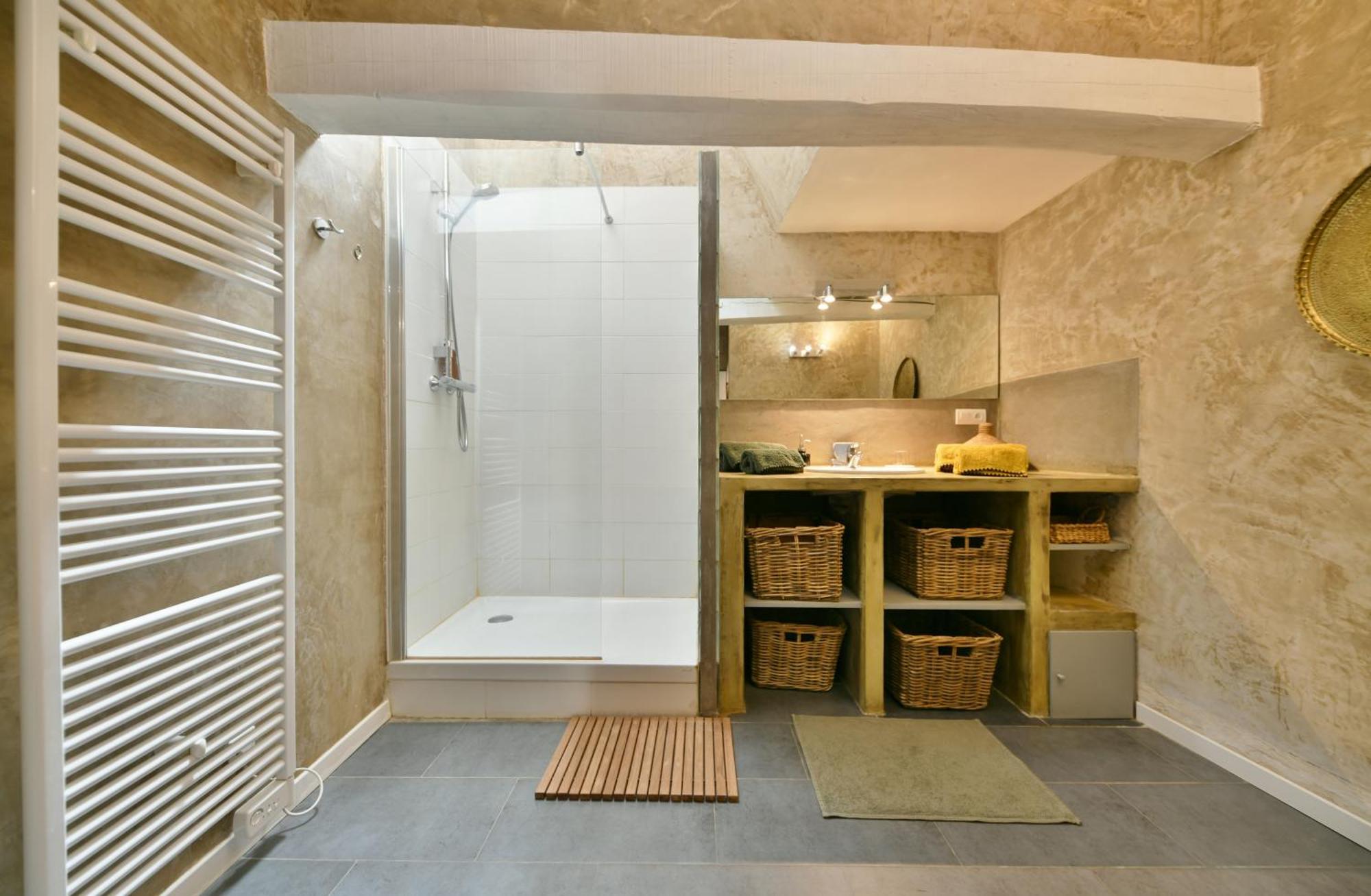 "La Suite" 3 Etoiles Uzes Luaran gambar